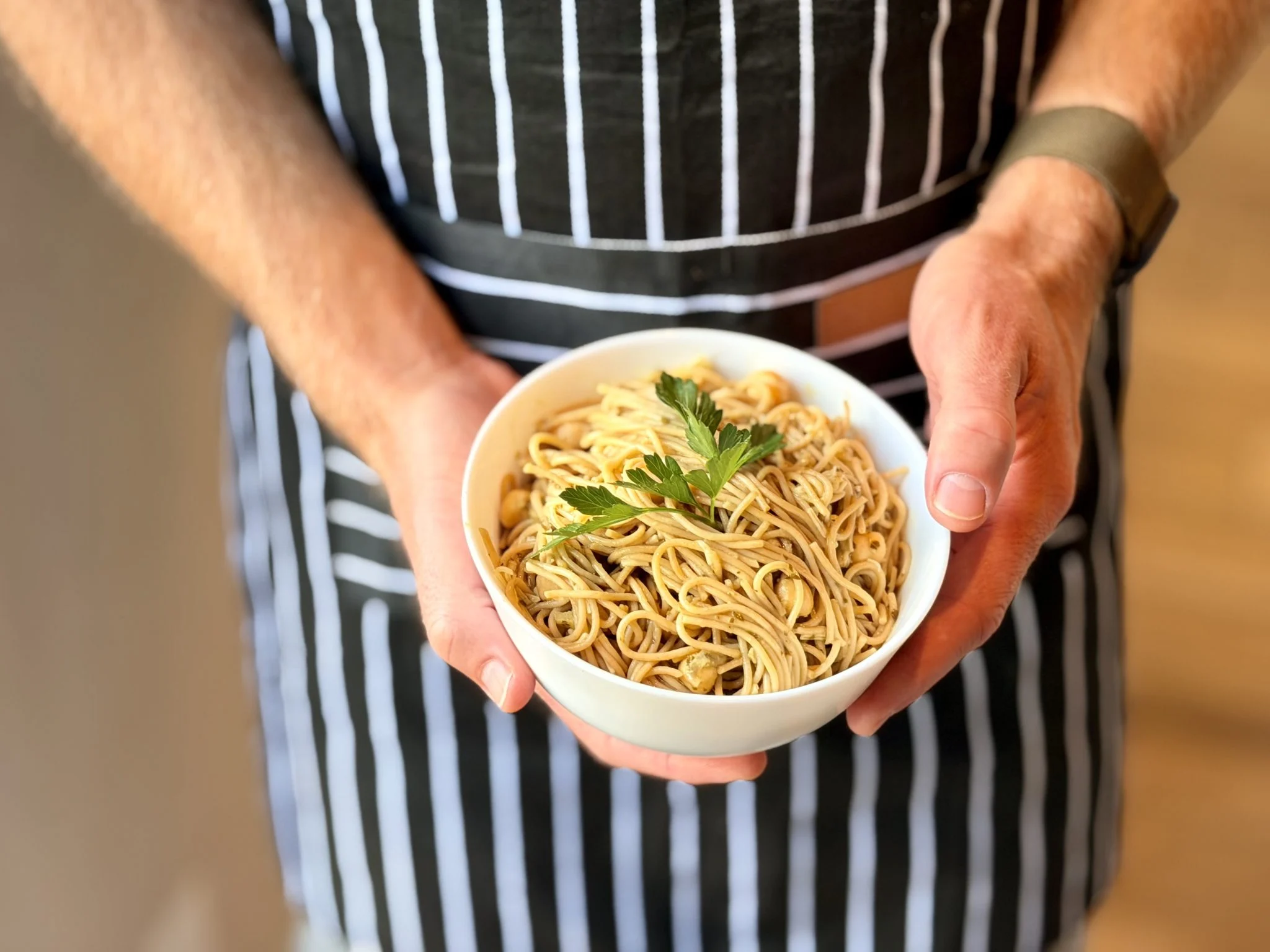 A 15-Minute Pesto Chickpea Pasta for the Nights You Haven’t Shopped