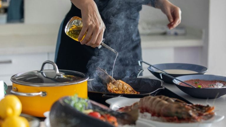The Healthiest Cooking Oils, Ranked